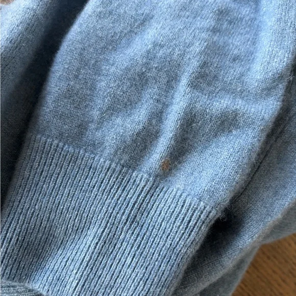 100% cashmere Uniqlo crewneck sweater - Picture 6 of 6